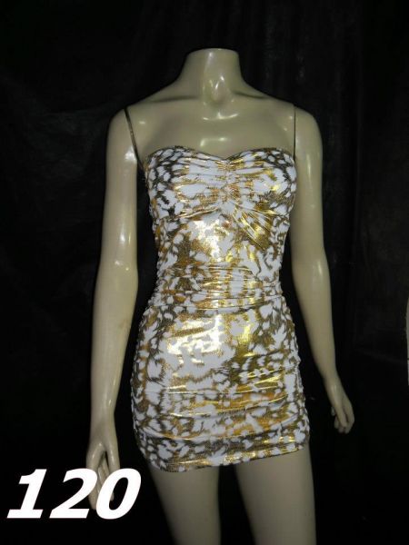 vestido branco com dourado