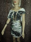 VESTIDO COM ESTAMPA DE CAVEIRINHAS