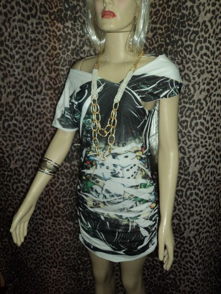 VESTIDO COM ESTAMPA DE CAVEIRINHAS